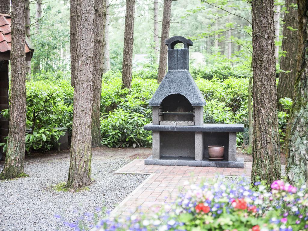Luxurious Chalet In Oud Turnhout With Large Garden Vila Oud-Turnhout Exterior foto