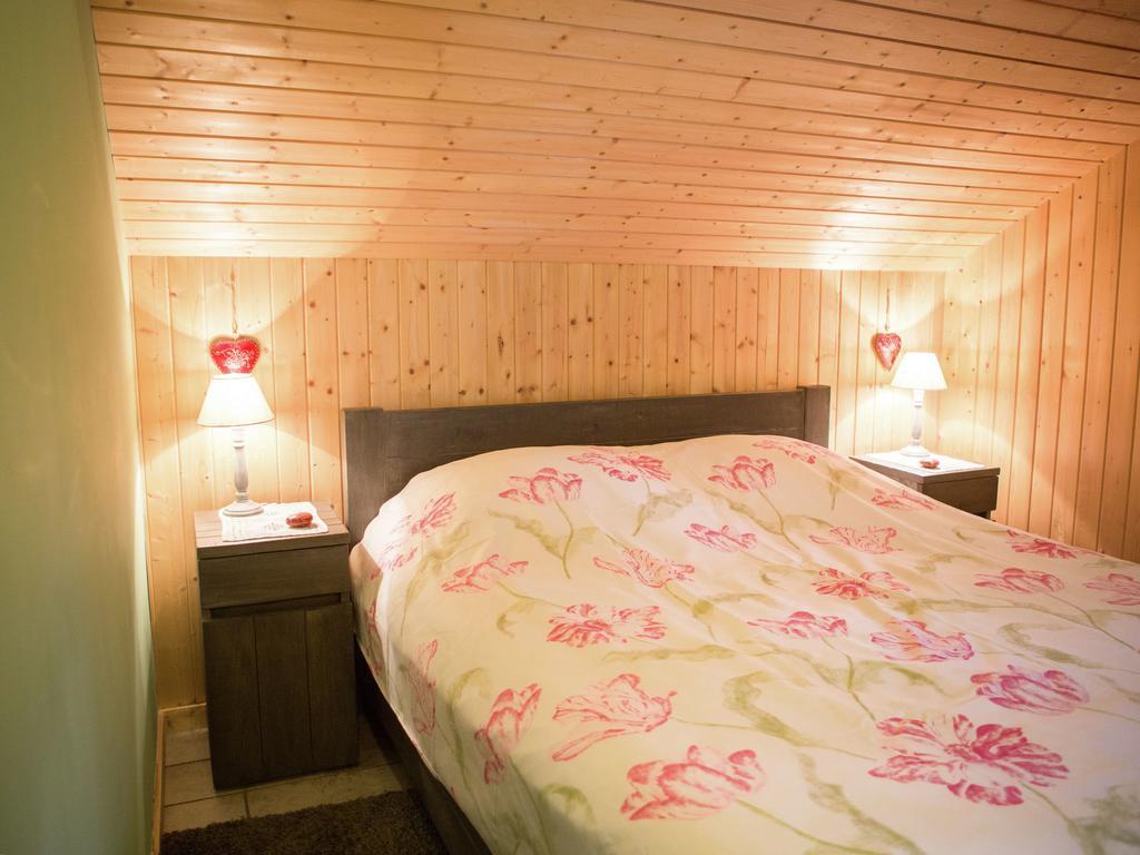 Luxurious Chalet In Oud Turnhout With Large Garden Vila Oud-Turnhout Exterior foto