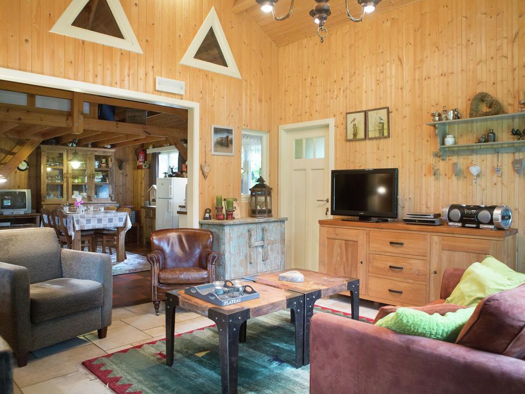 Luxurious Chalet In Oud Turnhout With Large Garden Vila Oud-Turnhout Exterior foto