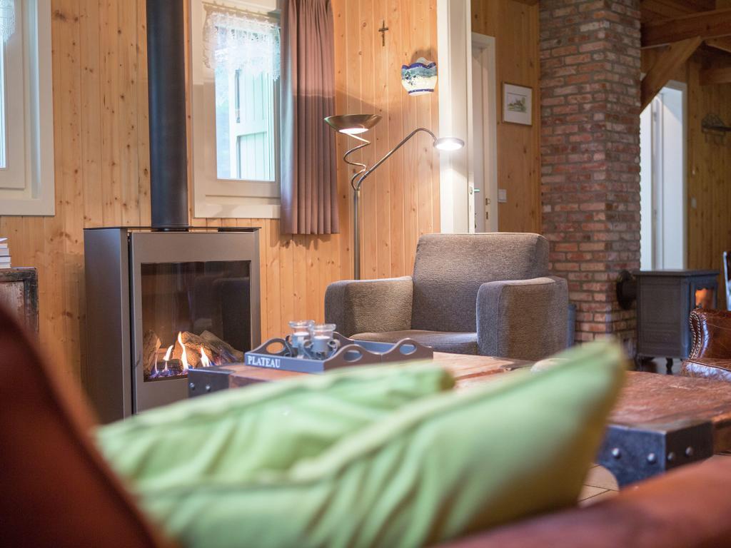 Luxurious Chalet In Oud Turnhout With Large Garden Vila Oud-Turnhout Exterior foto